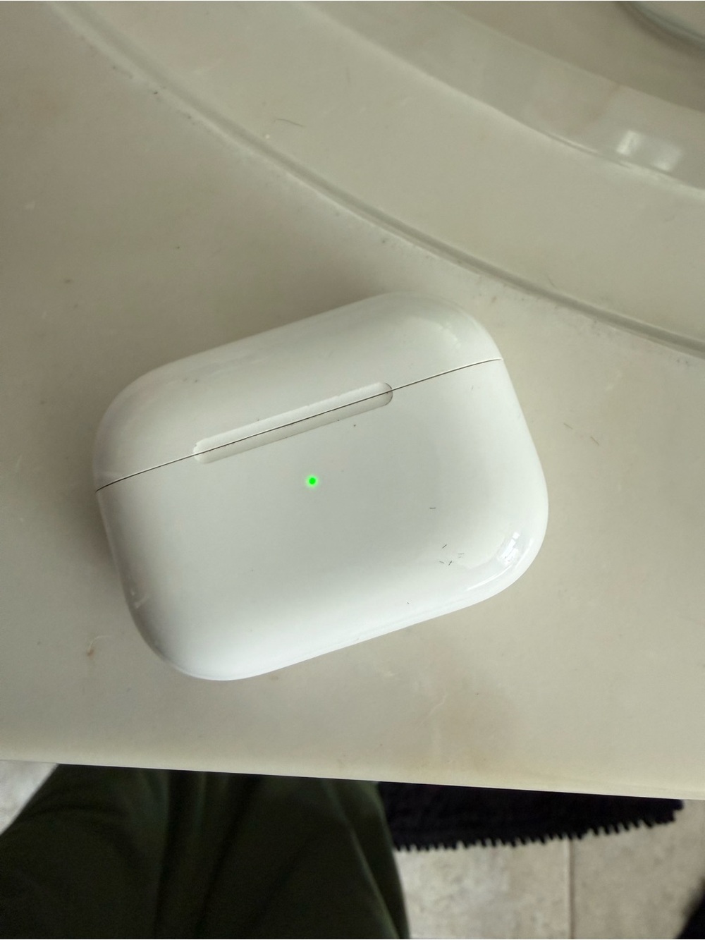 Apple AirPods Pro- 1st Generation
